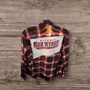 Upcycled  George Flannel XLT Detroit Red Wings Plaid Flannel Shirt